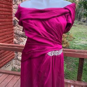 NWT formal soft pleated classic Aubrey Hepburn dress with waist brooch 14